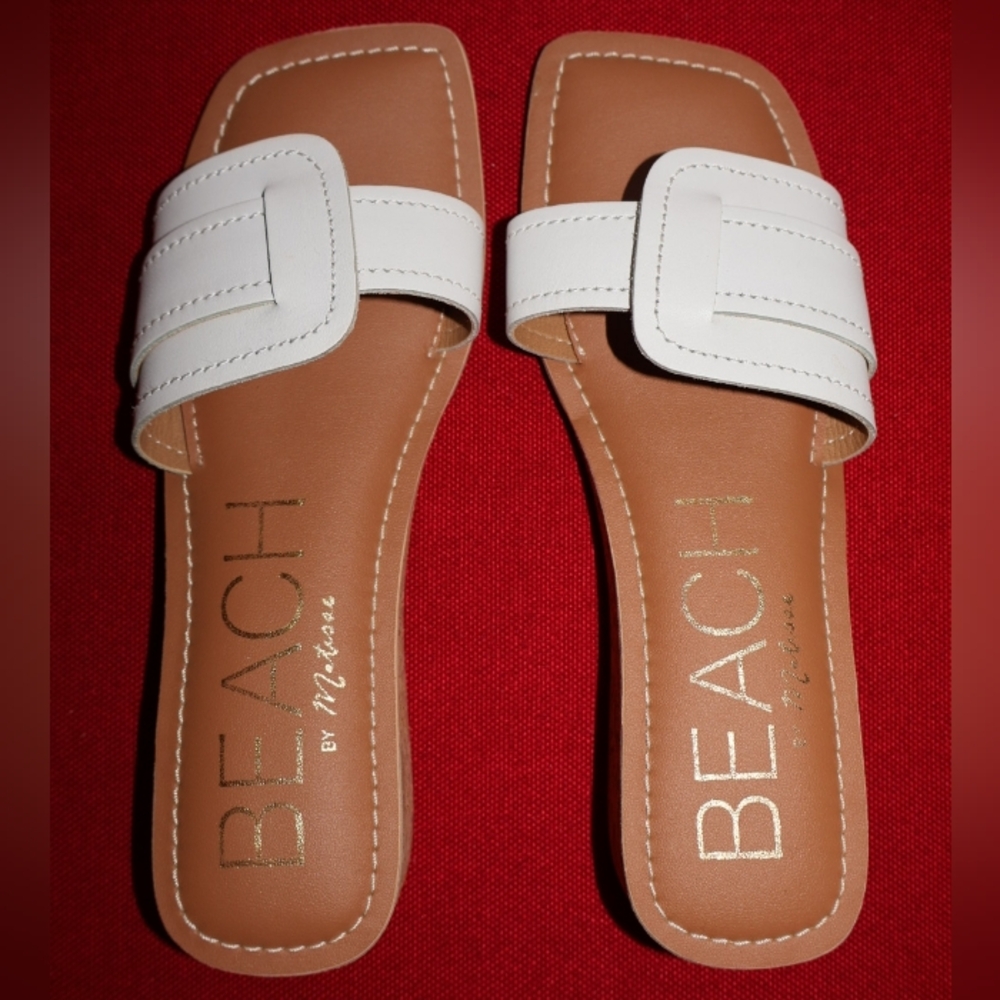 Beach by Matisse White & Tan Cabana Slide Sandals. 7M.